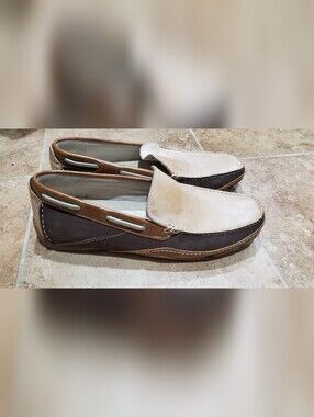 GBX Two-Tone Slip-On Loafers in Beige and Brown